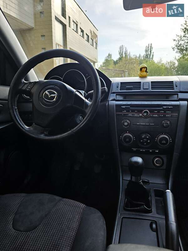 Седан Mazda 3 2004 в Киеве