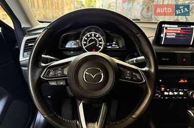 Седан Mazda 3 2018 в 
