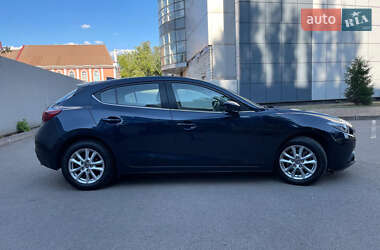 Хэтчбек Mazda 3 2015 в 