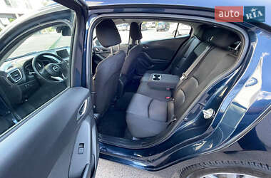 Хэтчбек Mazda 3 2015 в 