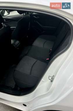 Седан Mazda 3 2014 в 