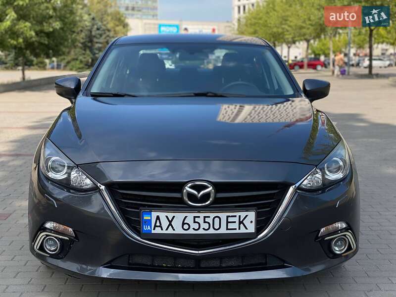 Седан Mazda 3 2015 в Днепре
