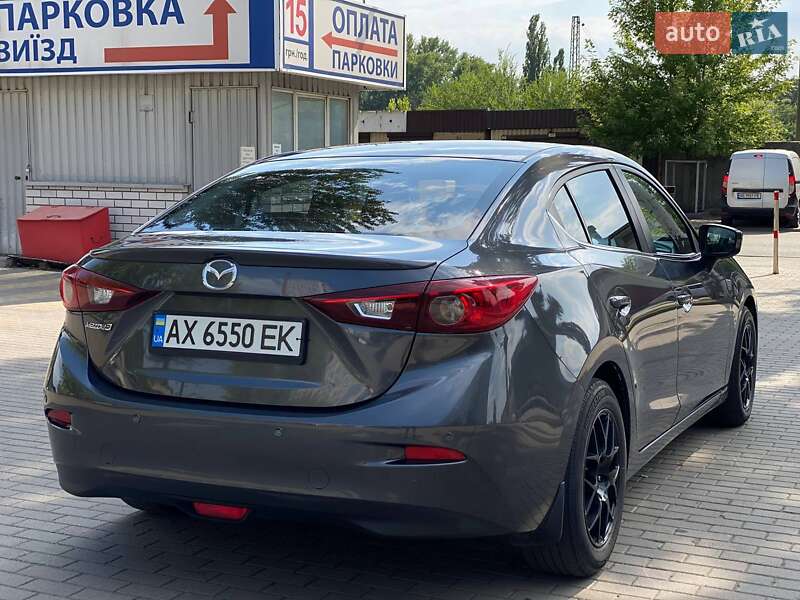 Седан Mazda 3 2015 в Днепре