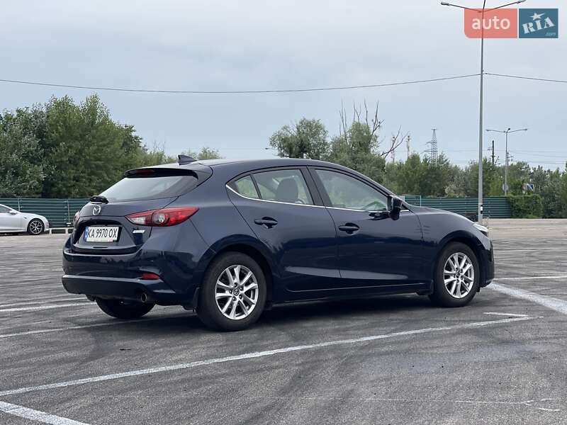 Хэтчбек Mazda 3 2018 в Киеве