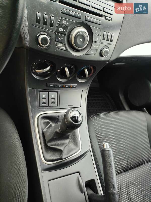 Седан Mazda 3 2011 в Броварах
