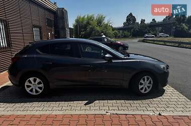 Хэтчбек Mazda 3 2015 в 