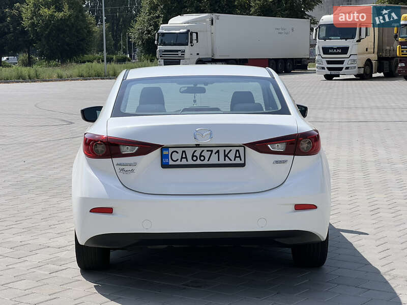 Седан Mazda 3 2016 в Черкассах