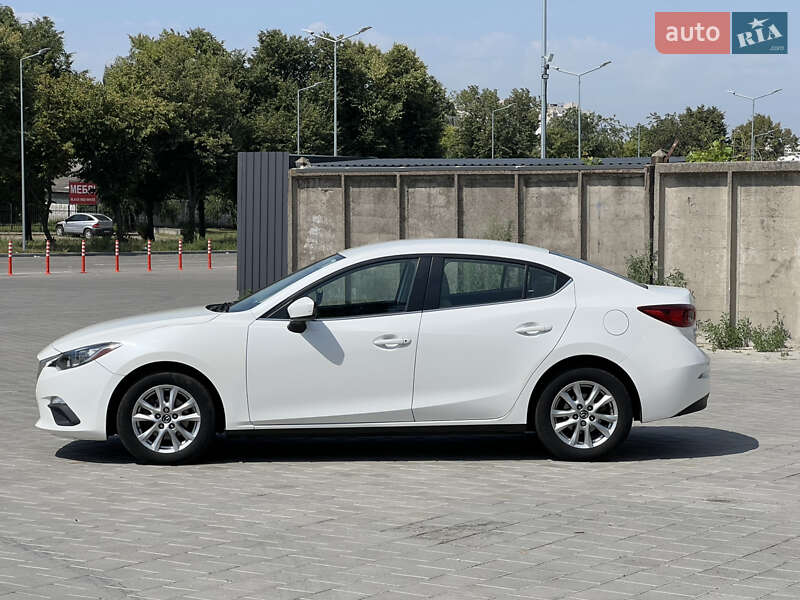 Седан Mazda 3 2016 в Черкассах