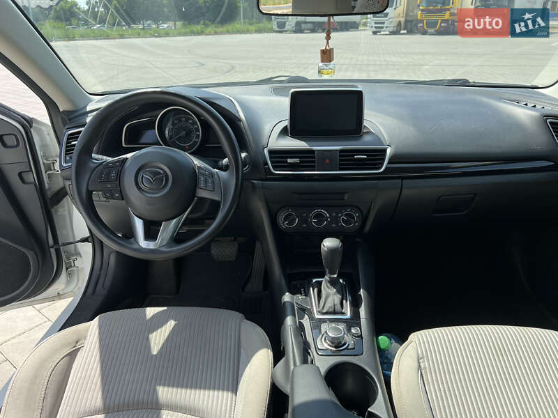 Седан Mazda 3 2016 в Черкассах