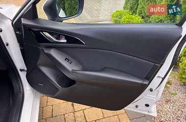 Хэтчбек Mazda 3 2015 в 
