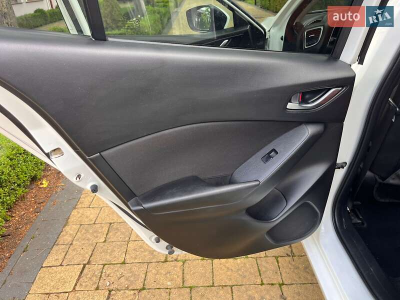 Хэтчбек Mazda 3 2015 в Львове фото 15 Хэтчбек Mazda 3 2015 в Львове