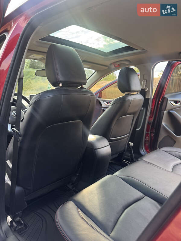 Седан Mazda 3 2014 в Днепре