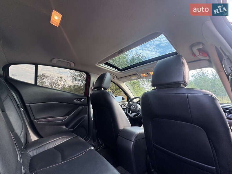 Седан Mazda 3 2014 в Днепре