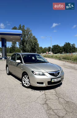 Седан Mazda 3 2006 в Ромнах