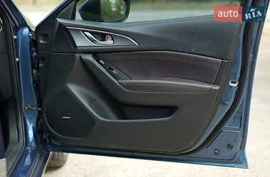 Седан Mazda 3 2016 в 