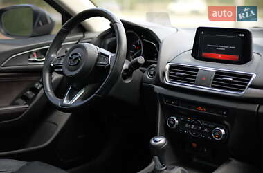 Седан Mazda 3 2016 в 