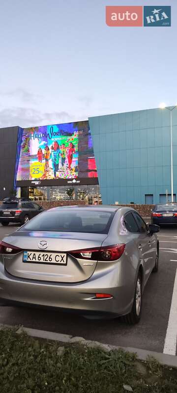 Седан Mazda 3 2016 в Киеве