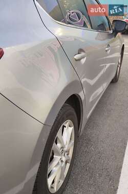 Седан Mazda 3 2016 в 
