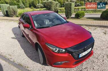Хэтчбек Mazda 3 2017 в Днепре