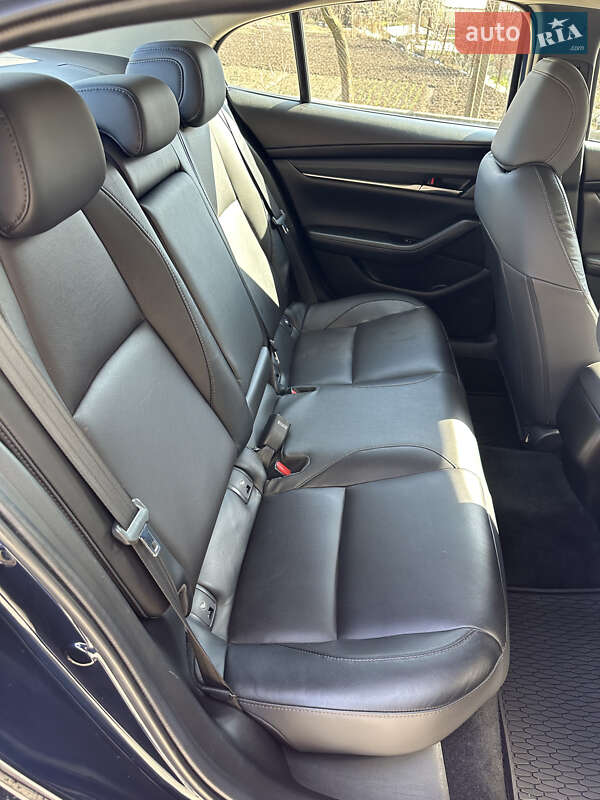 Седан Mazda 3 2020 в Львове