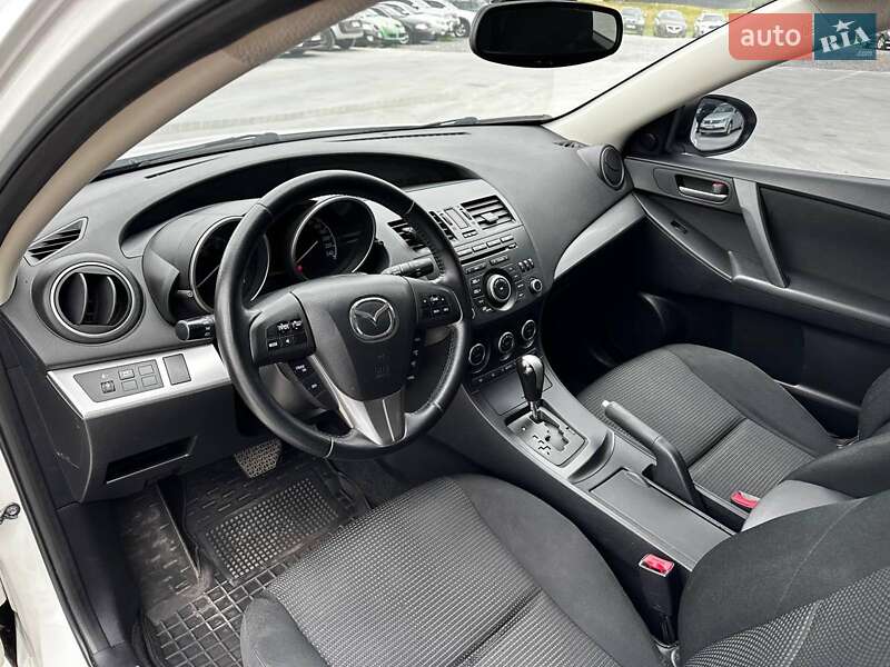 Хэтчбек Mazda 3 2012 в Львове