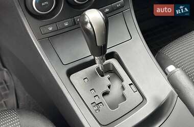 Хэтчбек Mazda 3 2012 в 