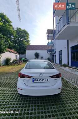 Седан Mazda 3 2016 в Львові