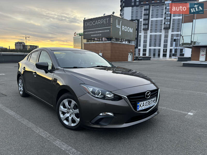 Седан Mazda 3 2016 в Киеве