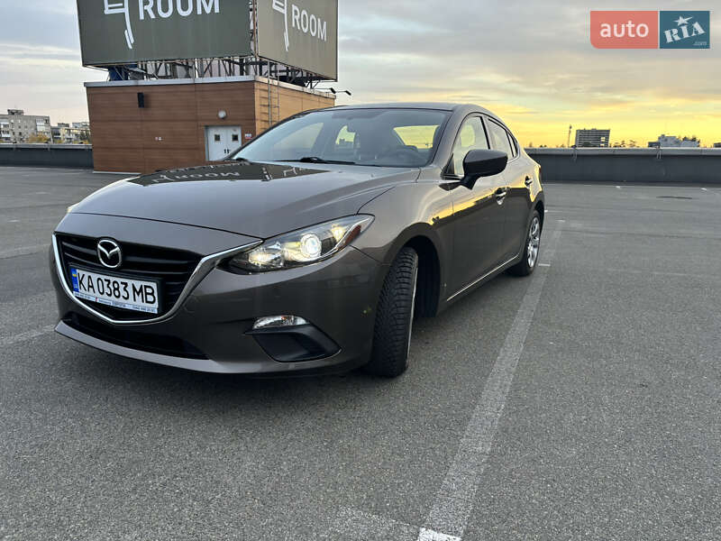 Седан Mazda 3 2016 в Киеве