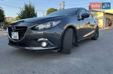Хэтчбек Mazda 3 2015 в 