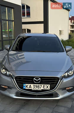 Седан Mazda 3 2017 в Киеве