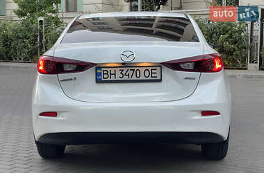 Седан Mazda 3 2015 в 