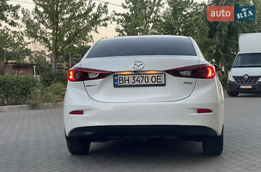 Седан Mazda 3 2015 в 