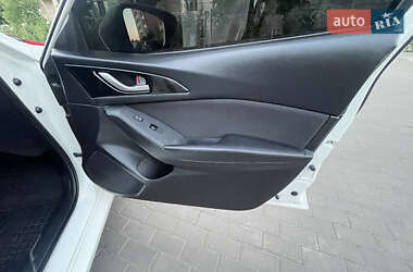 Седан Mazda 3 2015 в 