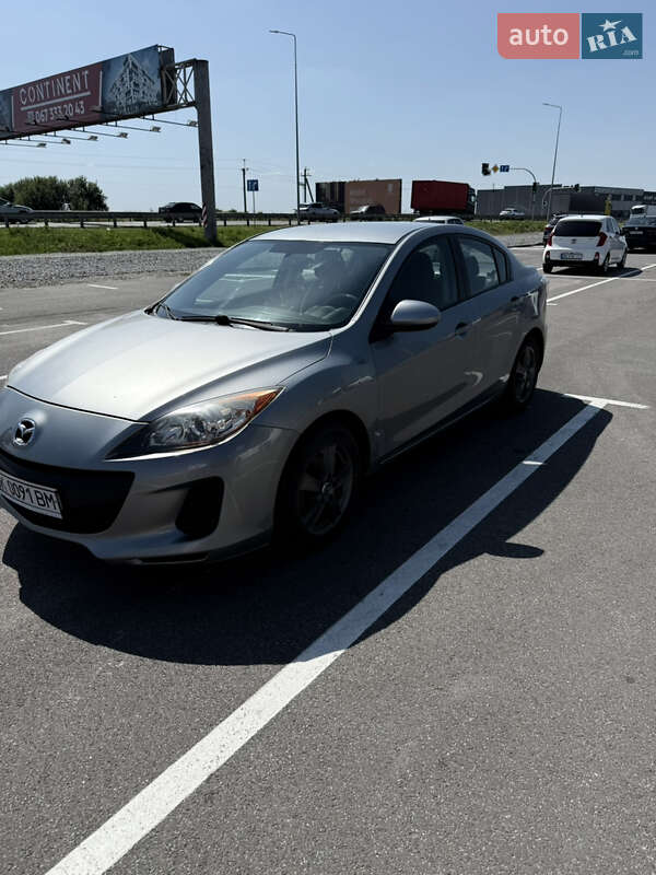 Седан Mazda 3 2012 в Ровно