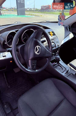 Седан Mazda 3 2012 в 