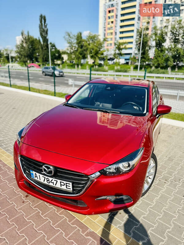 Седан Mazda 3 2016 в Киеве