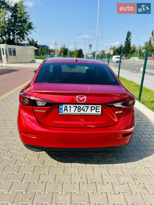 Седан Mazda 3 2016 в Киеве