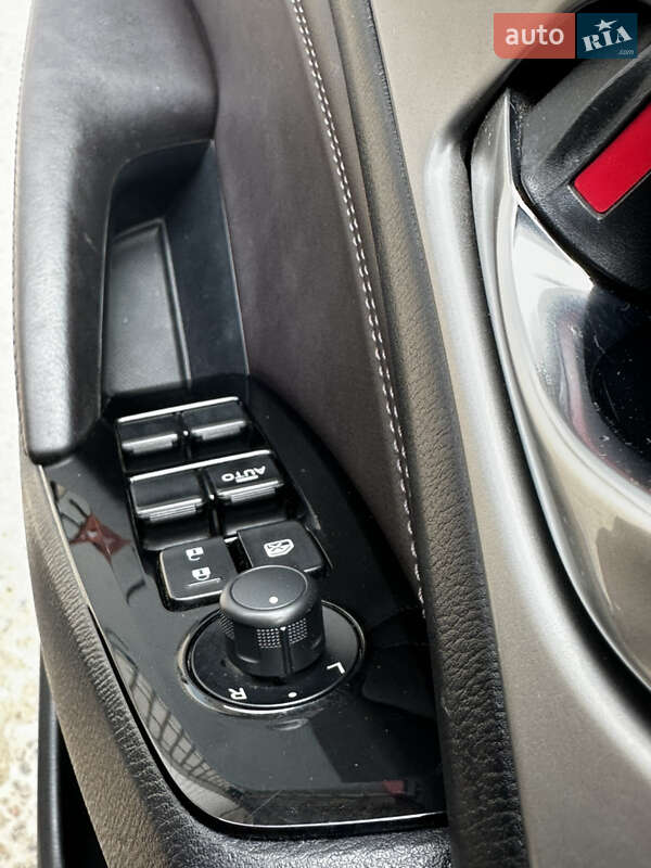 Седан Mazda 3 2016 в Киеве