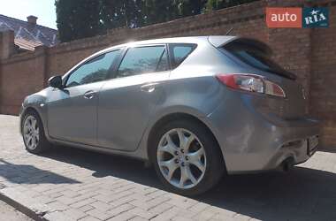 Хетчбек Mazda 3 2010 в Чернівцях