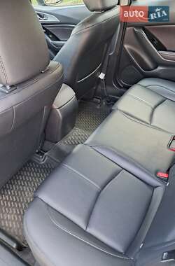 Хэтчбек Mazda 3 2017 в 