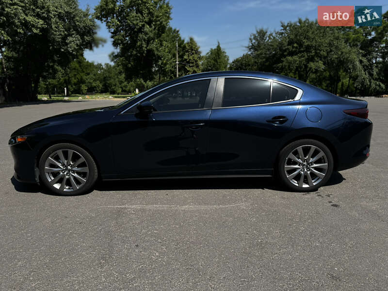 Седан Mazda 3 2019 в Южноукраинске