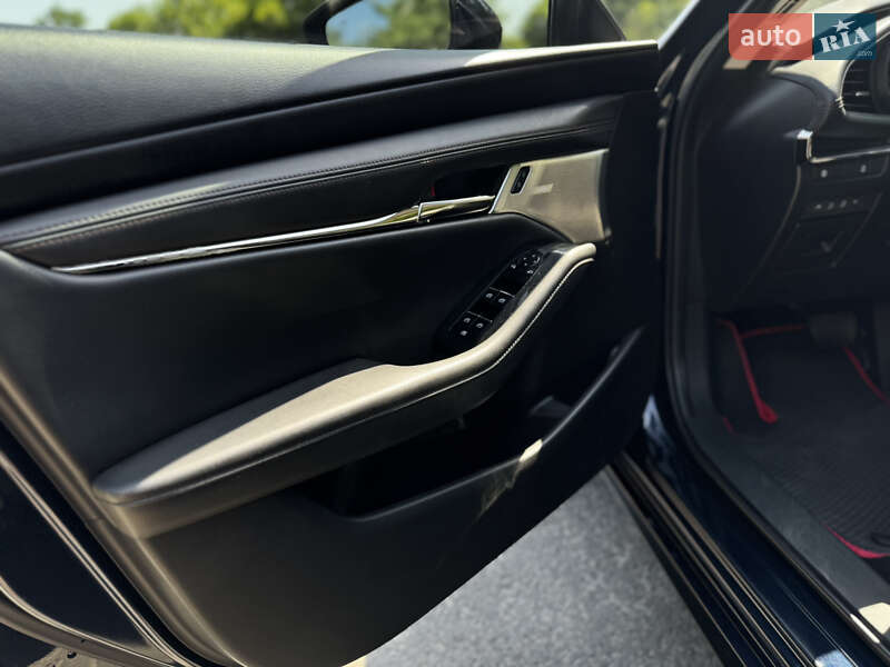 Седан Mazda 3 2019 в Южноукраинске