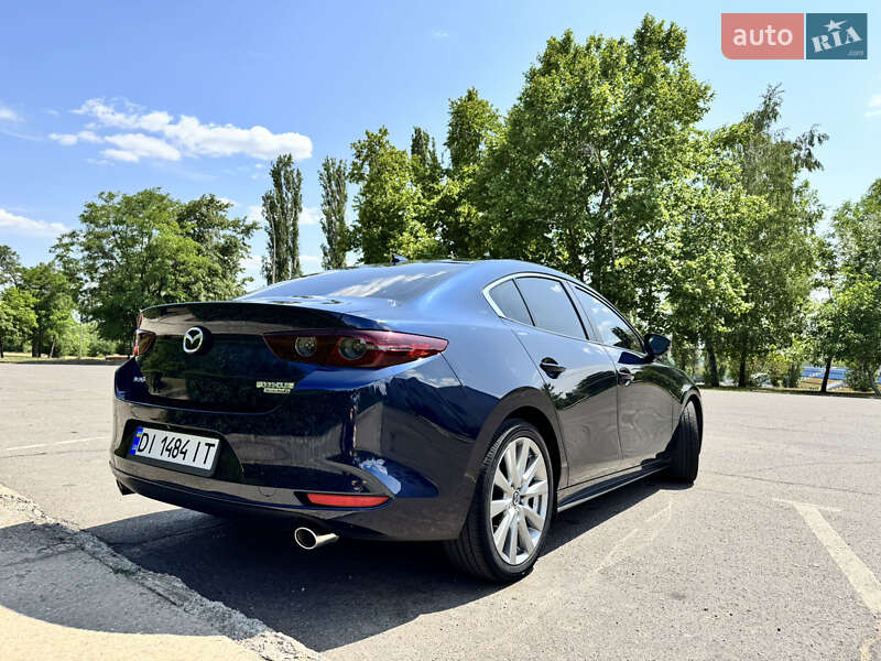 Седан Mazda 3 2019 в Южноукраинске