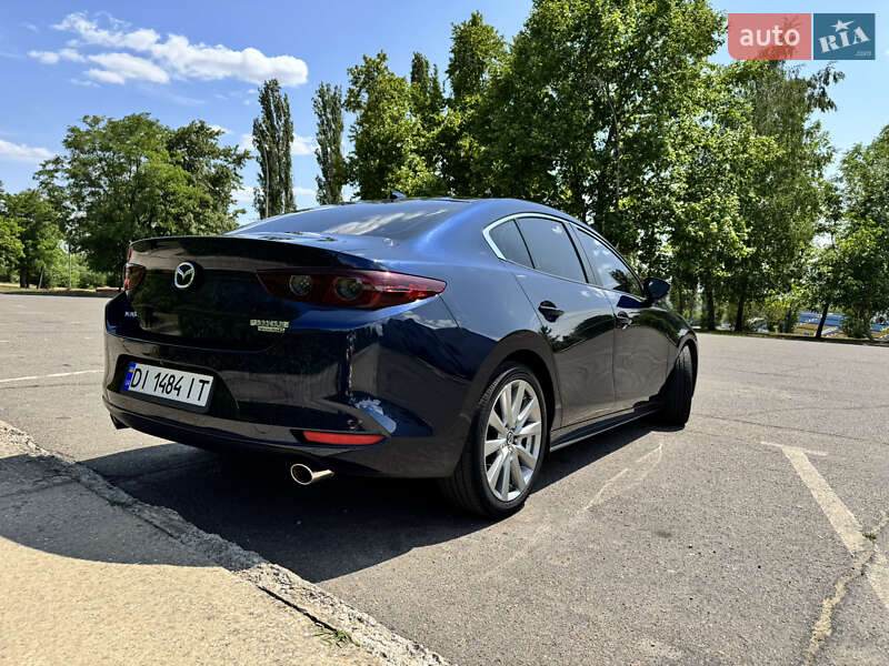 Седан Mazda 3 2019 в Южноукраинске