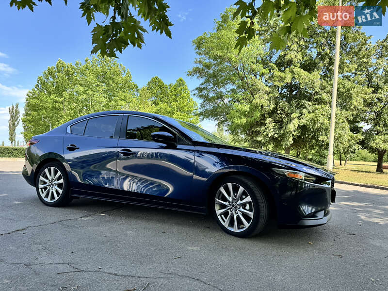 Седан Mazda 3 2019 в Южноукраинске