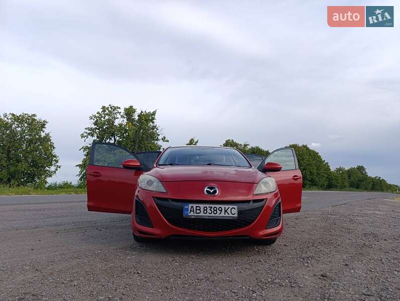 Седан Mazda 3 2011 в Могилев-Подольске