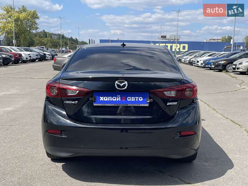 Седан Mazda 3 2018 в Днепре