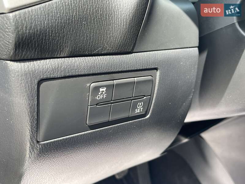 Седан Mazda 3 2018 в Днепре