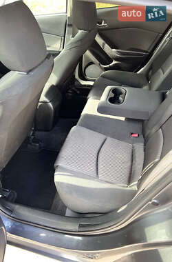 Хэтчбек Mazda 3 2014 в 